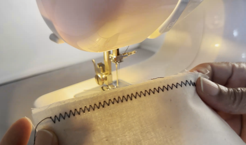 A Beginner's Guide to Essential Stitches - Zigzag Stitch - How To Sew