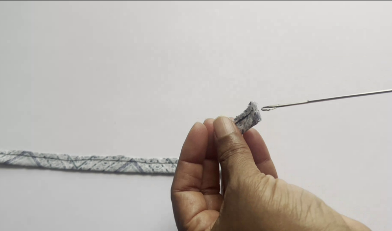 Turning Rouleau Loops - Introduce the Loop Turner